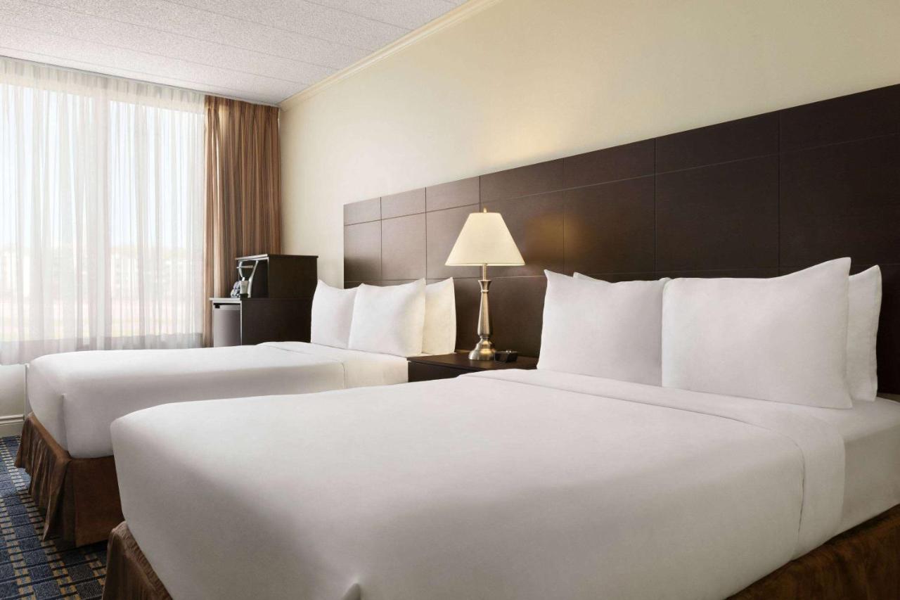 Travelodge By Wyndham Quebec City Hotel & Convention Centre Zewnętrze zdjęcie